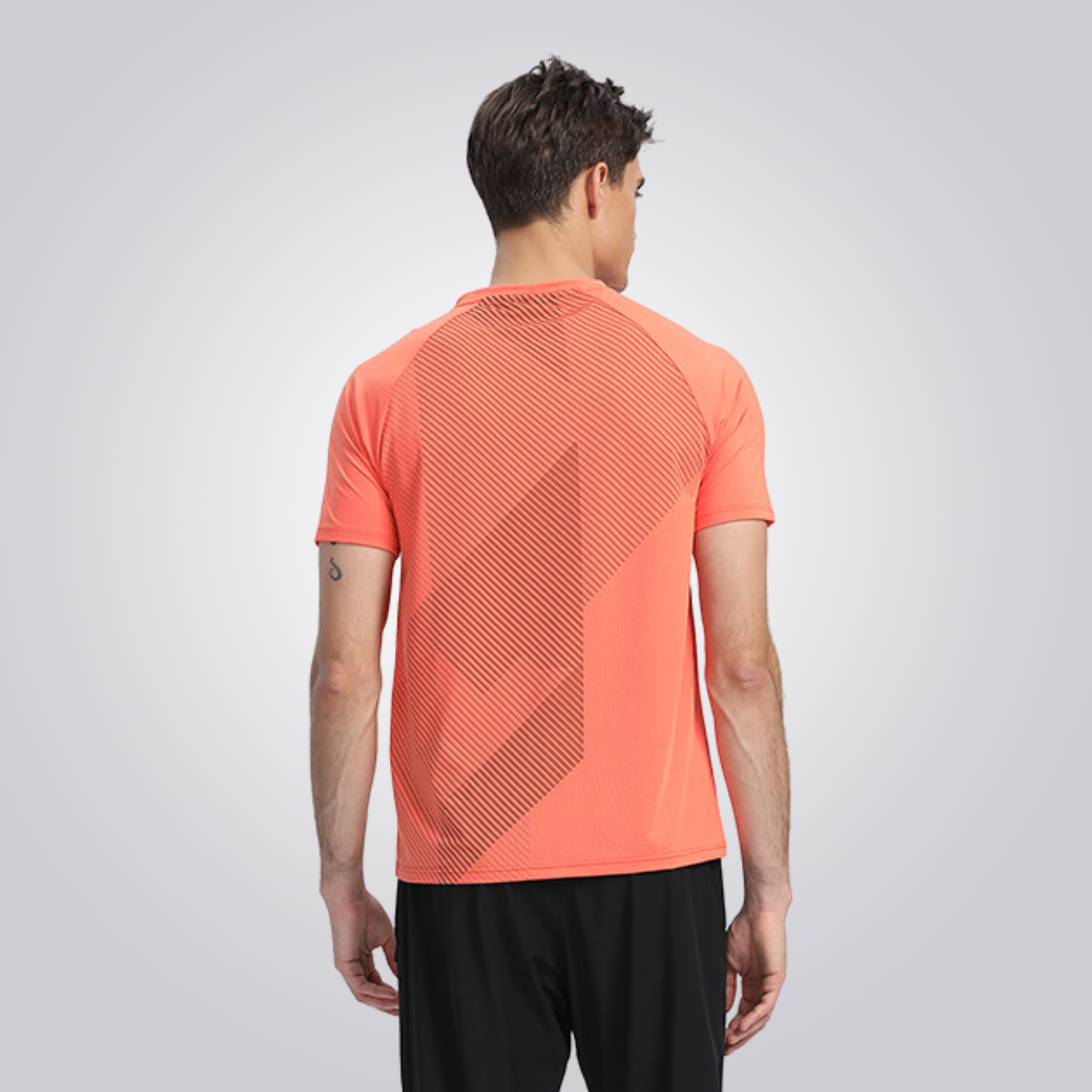 AeroDry メンズ 速乾 Tシャツ 通気性抜群 快適な人体工学設計 高機能フィット 長時間着用に最適 さらに汗処理性能で集中力キープ