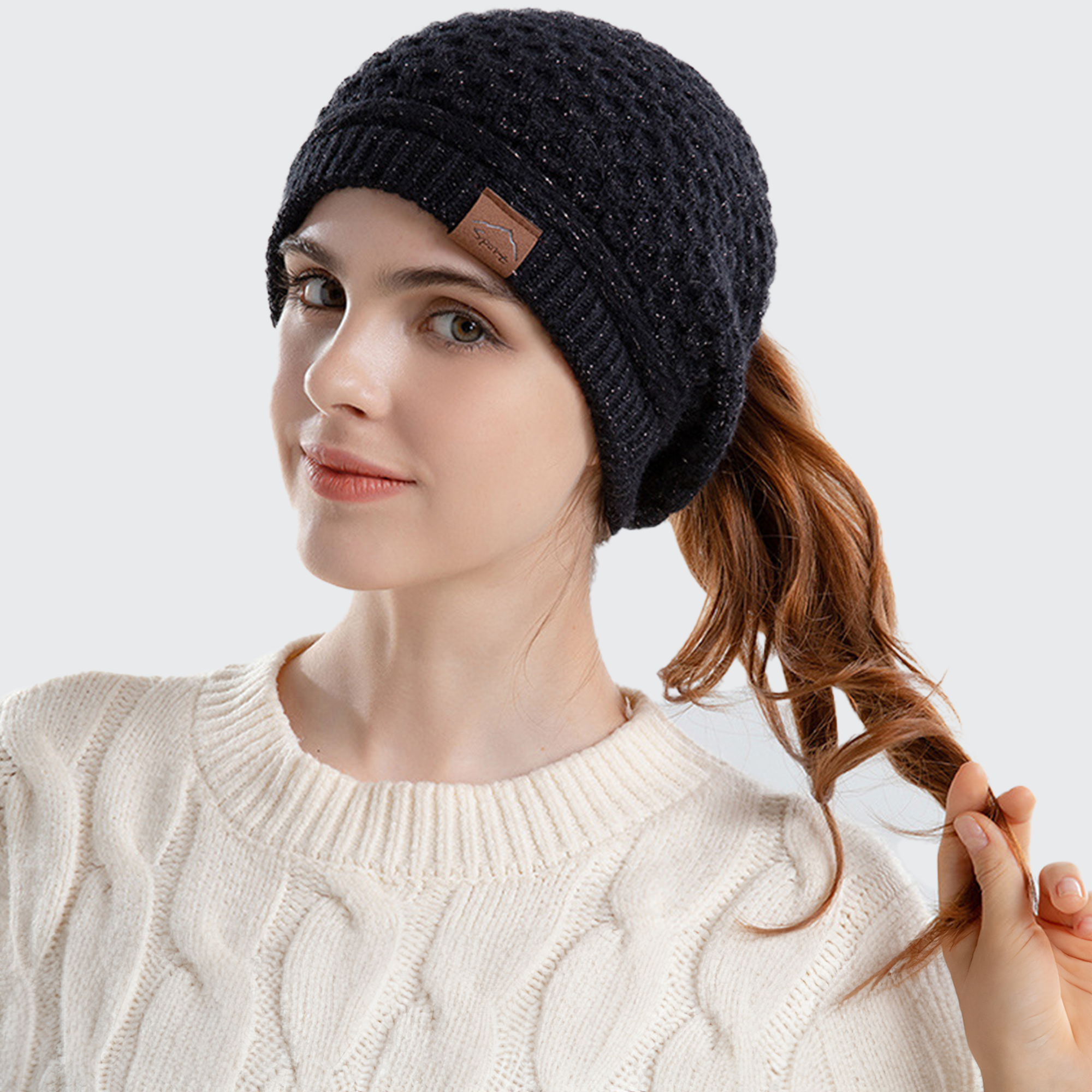 Women's Hairstyle Beanie Hat ポニーテール開口で髪形崩れなし 防寒 耳あて付き おしゃれな冬の暖かさ